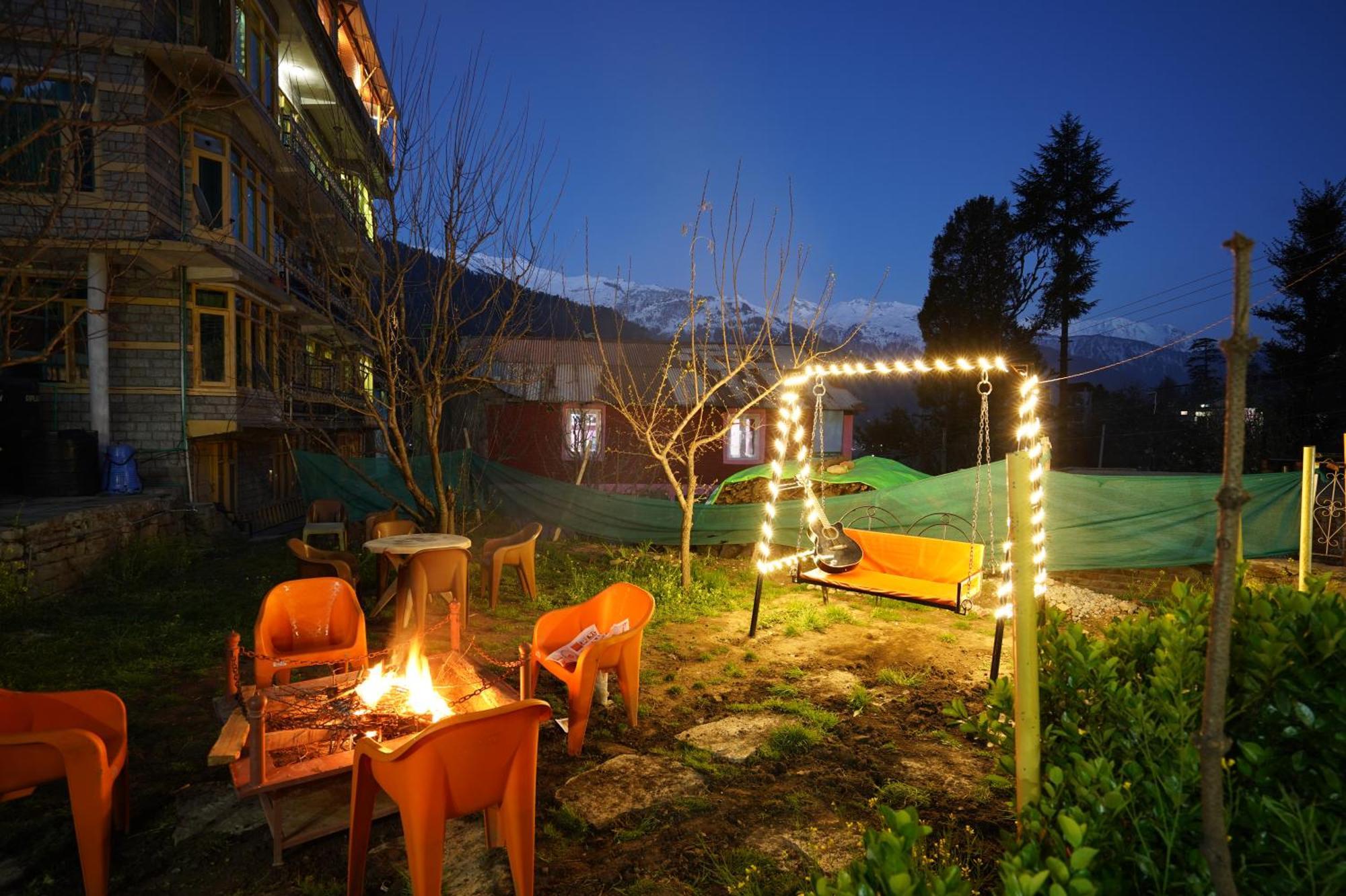 Woods Villa Cottages Manali - 1,2,3,4 Cottages & Villas Available In Manali With Scenic Mountain View ภายนอก รูปภาพ