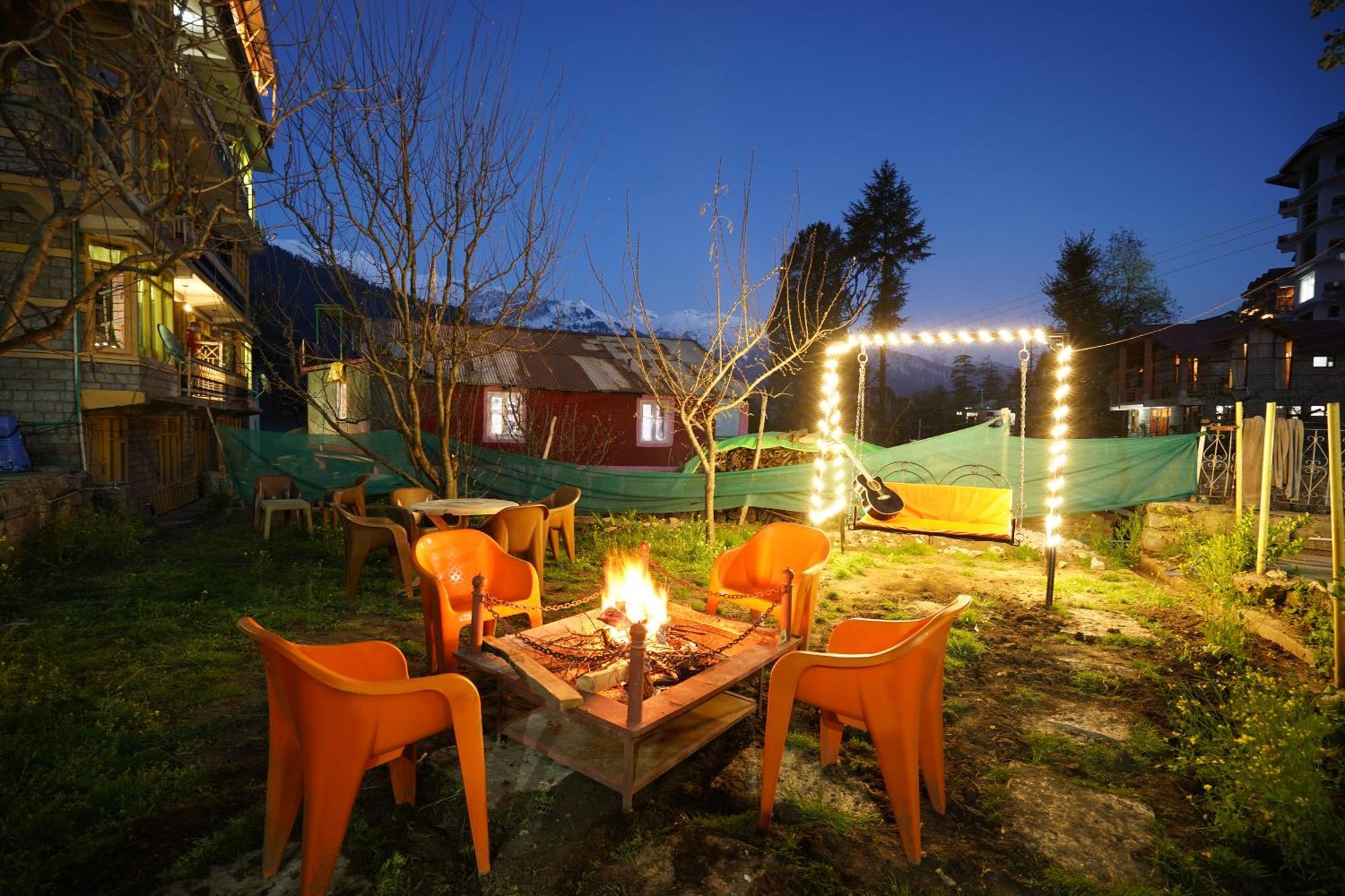 Woods Villa Cottages Manali - 1,2,3,4 Cottages & Villas Available In Manali With Scenic Mountain View ภายนอก รูปภาพ